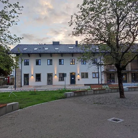 Hotel Am Gleis 1-2